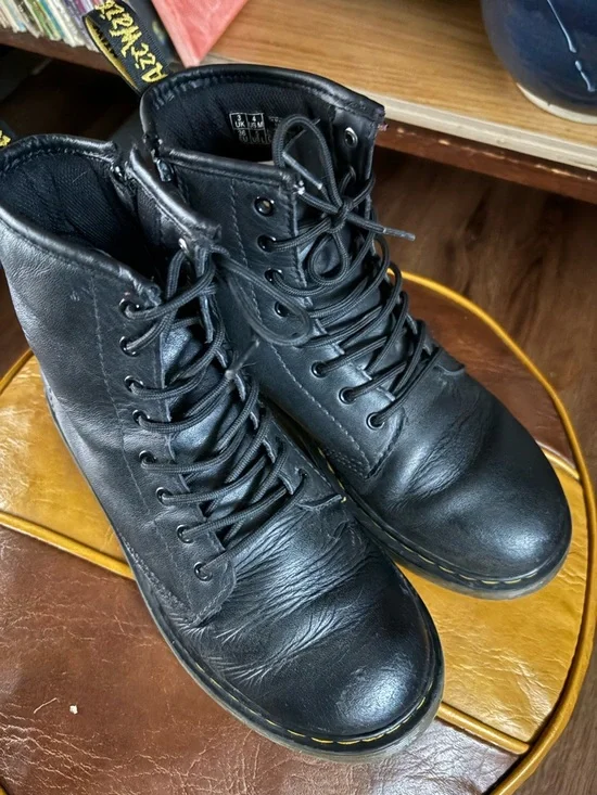 Classic Doc Marten Lace Up Boot Size 5/36 - Picture 3 of 5